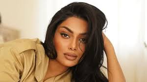 అరుదైన వ్యాఖ్యాత