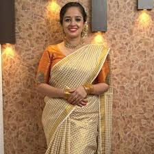 అందరికీ నచ్చే బంగారు అంచులు  