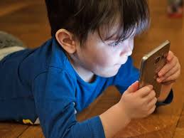 స్క్రీన్ టైమ్ తగ్గాలి