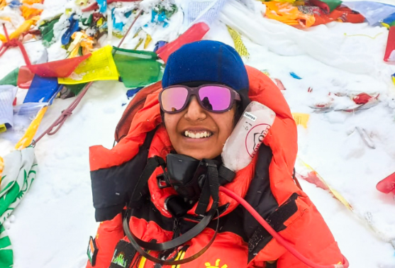 ఏడు శిఖరాలు ఎక్కేసింది